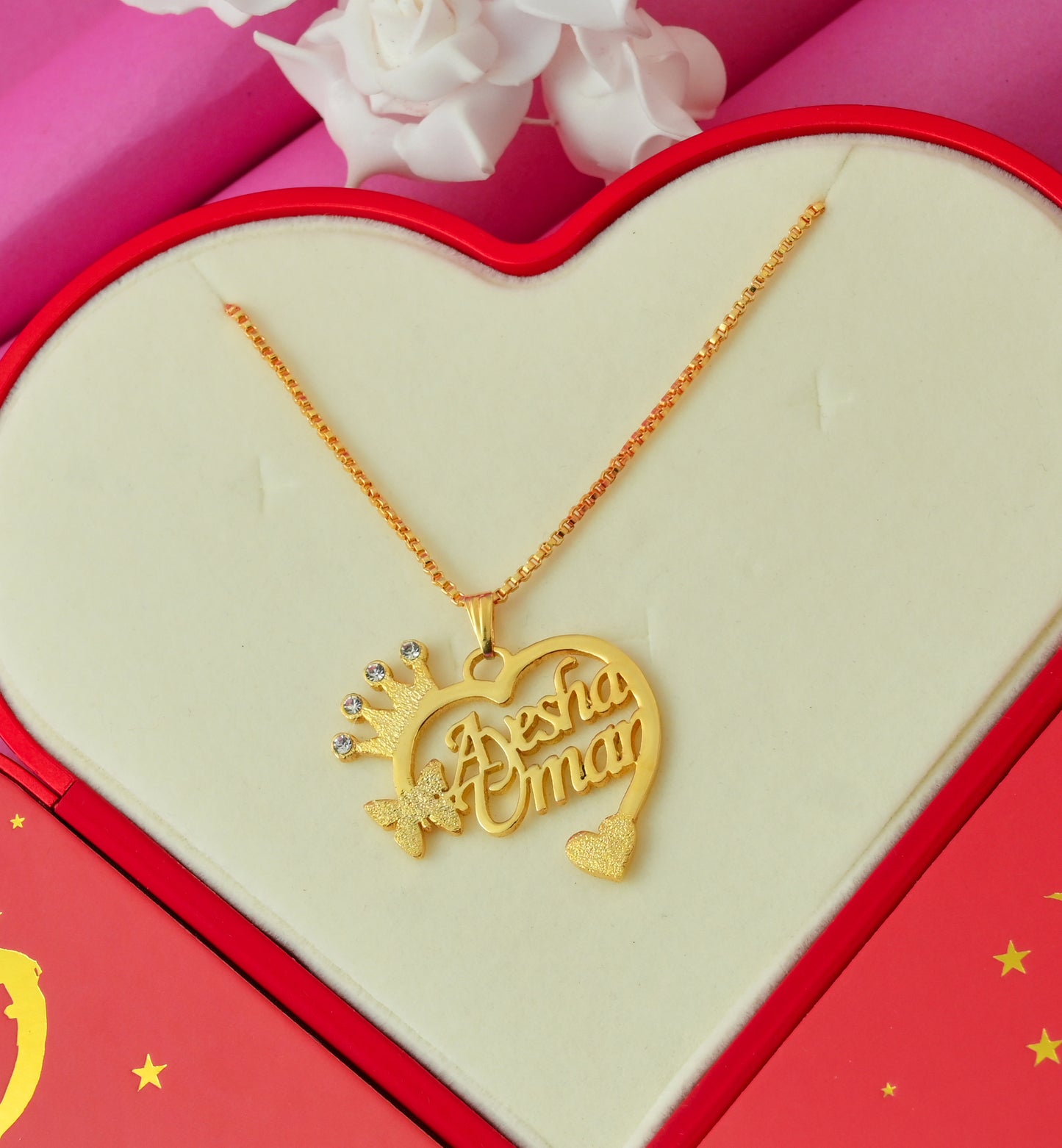 Hearts Queen Necklace